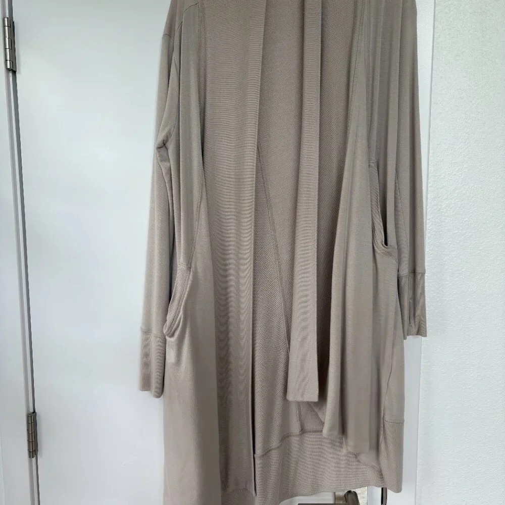 Athleta Open Front Cardigan‎ in Beige, Front Pockets, Flowy, Size Small